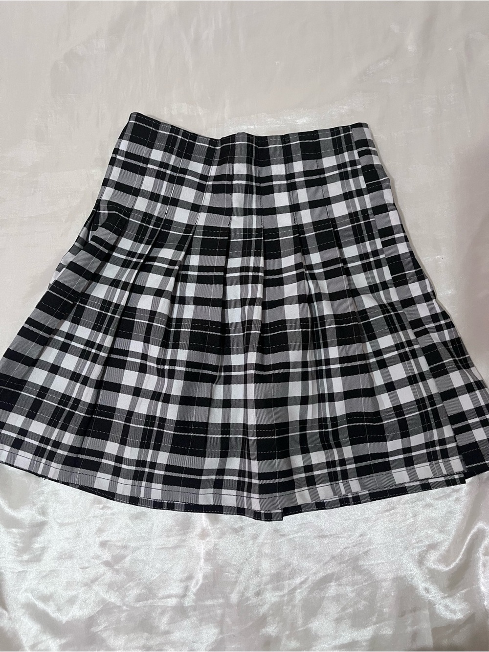 Black & White Plaid Pleated Skirt - Women